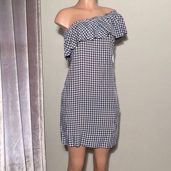 Velvet dress with pockets. - Picture 1 of 7